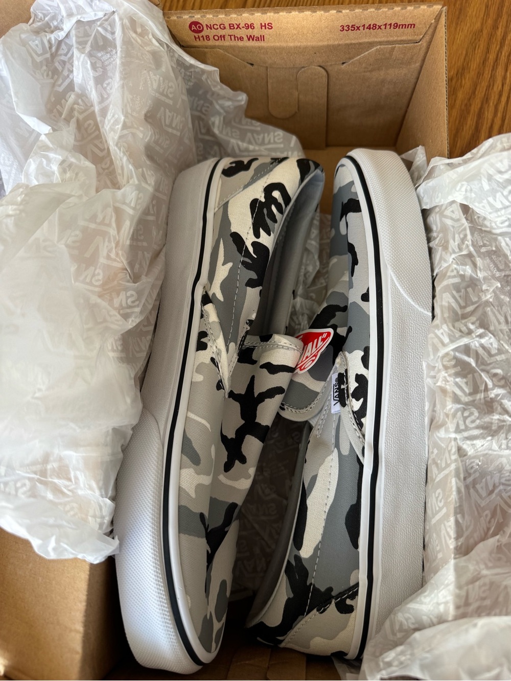 Vans women Slip-On Camo Shoe - White, Gray, Black - Picture 4 of 4